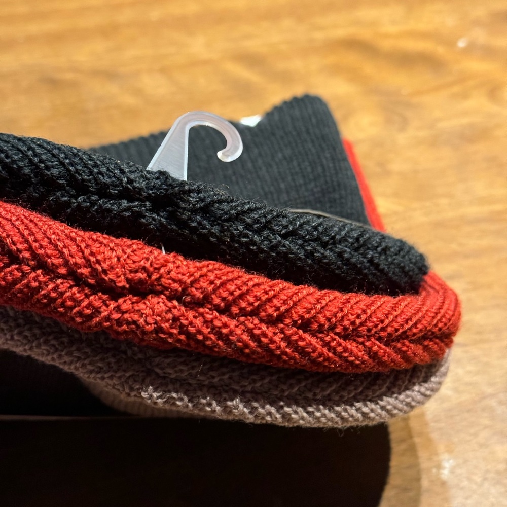 Burton Recycled DND Beanie (3 Pack) - True Black / Sun Dried Tomato / Elderberry - Picture 3 of 9